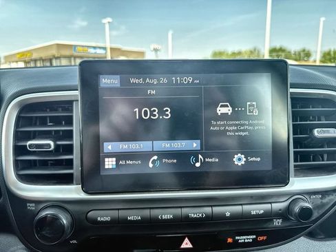 Used 2026 Hyundai Venue SEL FWD image 16