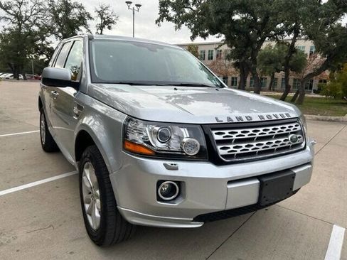 Used 2013 Land Rover LR2 HSE image 7