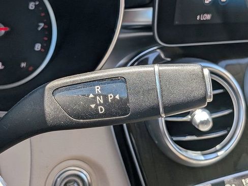 Used 2020 Mercedes-Benz GLC 300 image 27