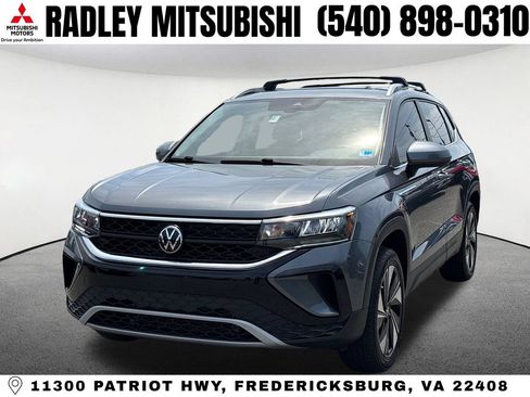 Used 2024 Volkswagen Taos SE w/ Panoramic Sunroof Package AWD/4WD image 1