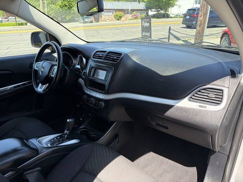 Used 2012 Dodge Journey FWD image 17