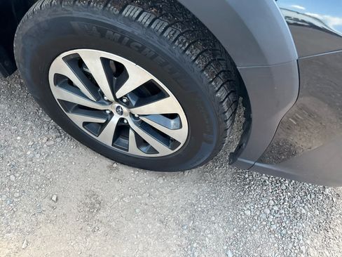 Used 2024 Subaru Outback Premium AWD/4WD image 11