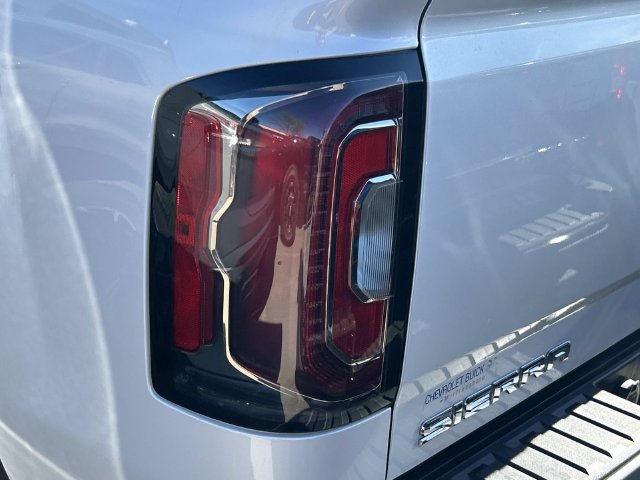 Used 2018 GMC Sierra 1500 Denali w/ Denali Ultimate Package AWD/4WD image 8