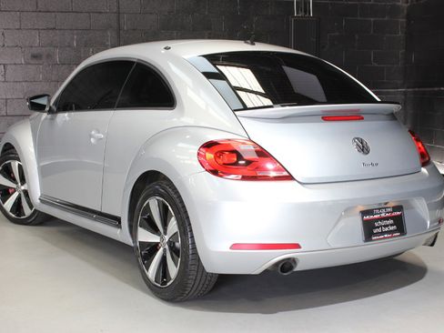 Used 2012 Volkswagen Beetle Launch Edition image 10