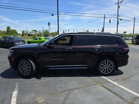 Used 2023 Jeep Grand Cherokee L Summit AWD/4WD image 28