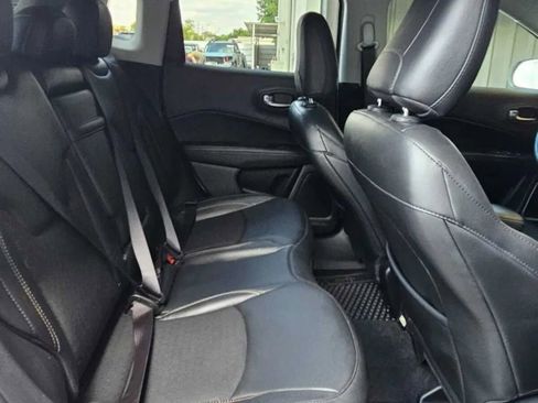 Used 2019 Jeep Compass Latitude w/ Popular Equipment Group AWD/4WD image 14