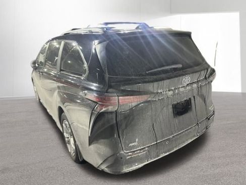 Certified 2024 Toyota Sienna Platinum image 6