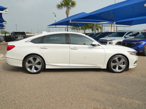 Used 2020 Honda Accord Touring image 4