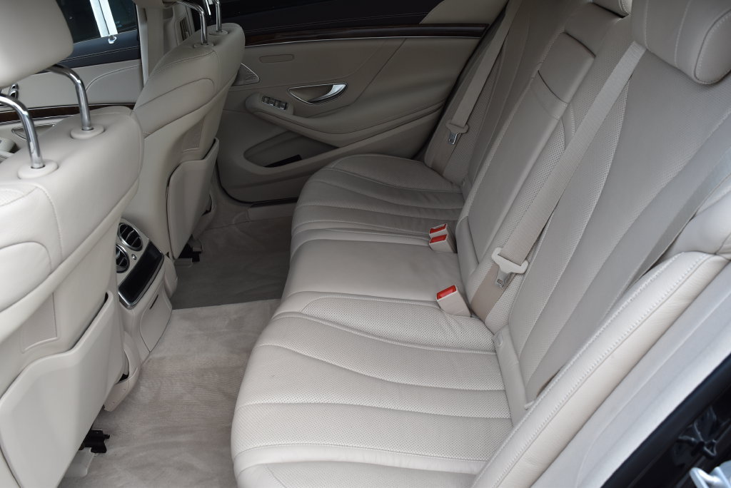 Used 2017 Mercedes-Benz S 550 Sedan w/ Premium Package image 8