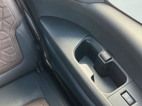 Used 2025 Nissan Armada Platinum w/ Convenience Package image 32