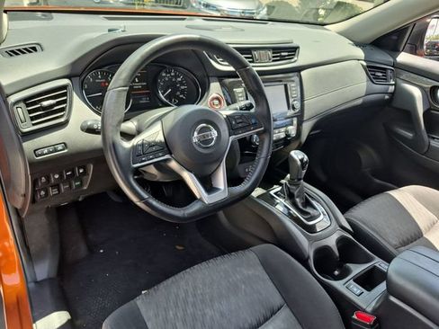 Used 2019 Nissan Rogue SV w/ Sun & Sound Touring Package AWD/4WD image 10