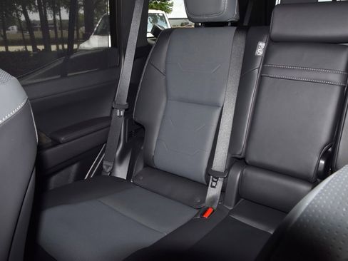 Used 2024 Lexus GX 550 w/ Accessory Package (Z1) AWD/4WD image 21