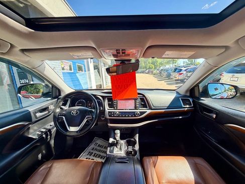 Used 2017 Toyota Highlander Limited Platinum w/ Protection Package #3 AWD/4WD image 21