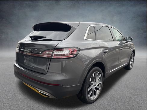 Used 2023 Lincoln Nautilus Reserve image 5