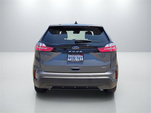 Used 2024 Ford Edge SE image 6