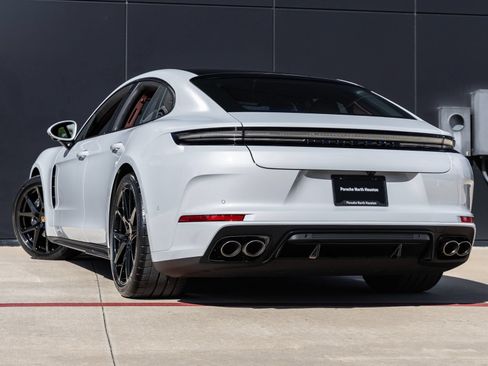 Certified 2026 Porsche Panamera RWD image 3