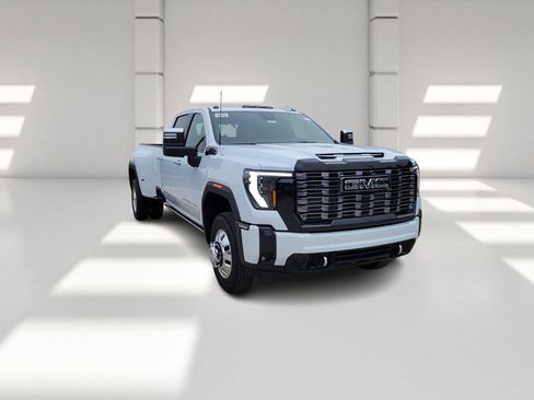 New 2026 GMC Sierra 3500 Denali Ultimate image 3