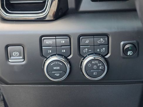 Used 2023 GMC Sierra 1500 AT4 w/ AT4 Premium Package AWD/4WD image 13