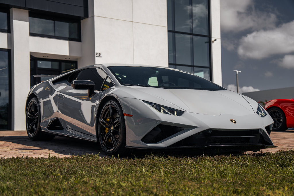 Used 2020 Lamborghini Huracan EVO RWD image 7
