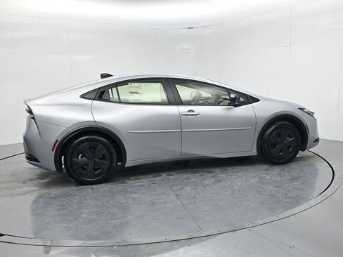 New 2026 Toyota Prius LE image 8