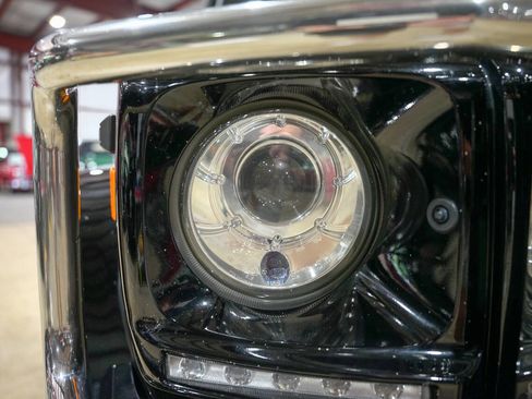 Used 2014 Mercedes-Benz G 63 AMG 4MATIC image 33