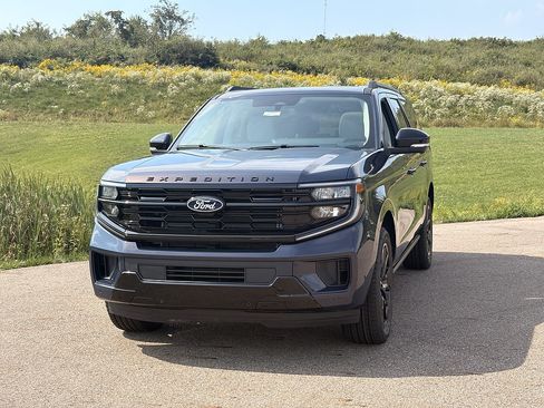 New 2027 Ford Expedition Max Platinum AWD/4WD image 1