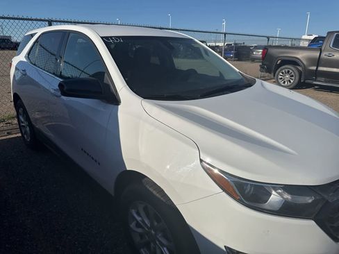 Used 2019 Chevrolet Equinox LT w/ LPO, Blackout Package AWD/4WD image 8