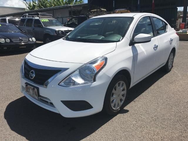 Used 2016 Nissan Versa SV FWD image 1