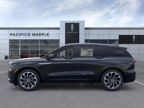 New 2026 Lincoln Nautilus Reserve image 3