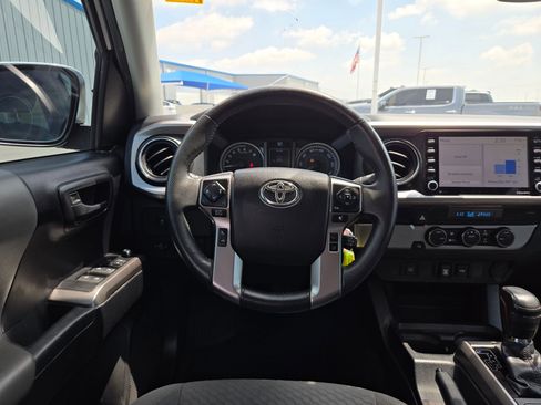 Used 2021 Toyota Tacoma SR5 RWD image 17
