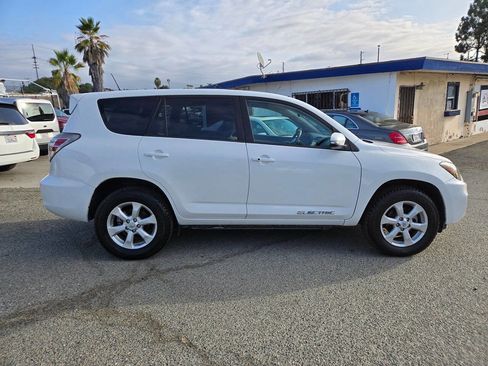 Used 2012 Toyota RAV4 EV image 18