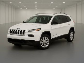Used 2015 Jeep Cherokee Latitude image 1