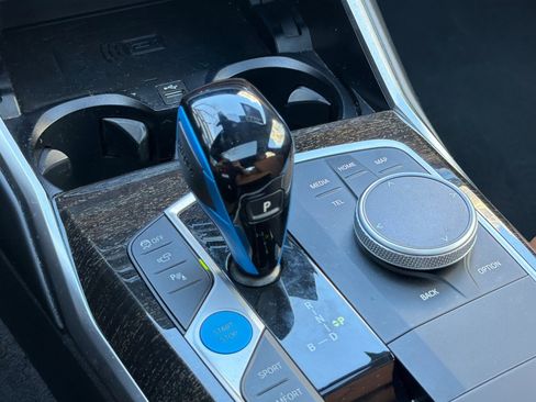 Used 2023 BMW i4 eDrive35 w/ Premium Package image 27