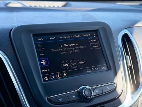 Used 2023 Chevrolet Equinox LT image 27