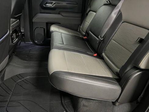 Used 2023 Chevrolet Silverado 1500 ZR2 image 47