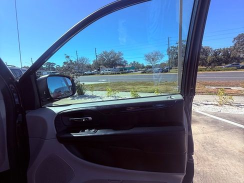 Used 2016 Dodge Grand Caravan SE w/ Quick Order Package 29E SE image 13