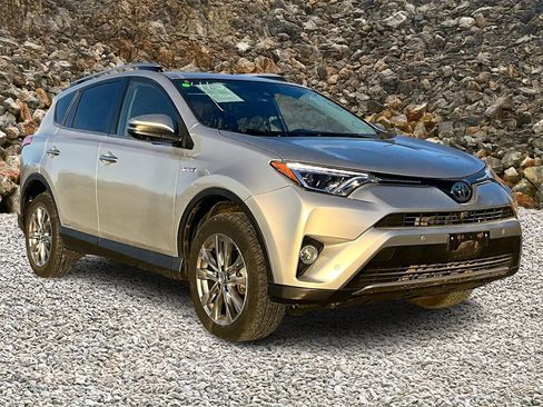 Used 2016 Toyota RAV4 Limited image 10