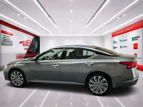 Used 2023 Nissan Altima 2.5 SL AWD/4WD image 4