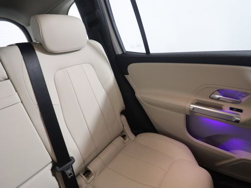 Used 2021 Mercedes-Benz GLB 250 image 15