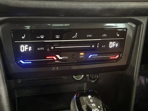 Certified 2024 Volkswagen Tiguan SE R-Line image 25