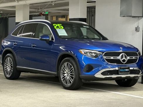 Used 2025 Mercedes-Benz GLC 300 GLC 300 image 2