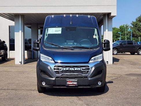 New 2025 RAM ProMaster 1500 w/ Quick Order Package 22G SLT image 5