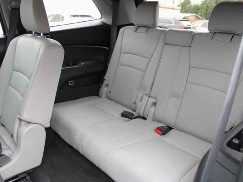 Used 2017 Honda Pilot EX-L image 11