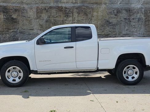 Used 2022 Chevrolet Colorado W/T w/ WT Convenience Package RWD image 3