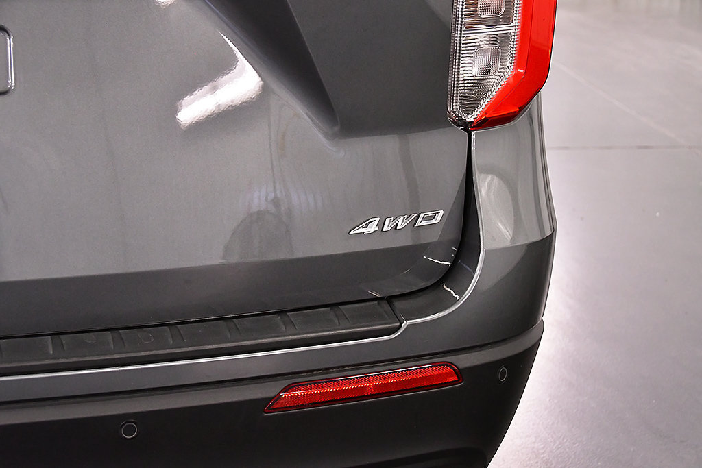 Used 2024 Ford Explorer XLT AWD/4WD image 13