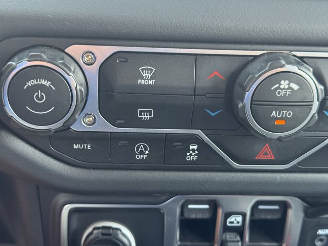 Used 2026 Jeep Wrangler Unlimited Rubicon AWD/4WD image 35