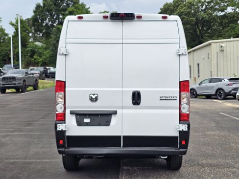 Used 2025 RAM ProMaster 2500 w/ Convenience Group FWD image 13