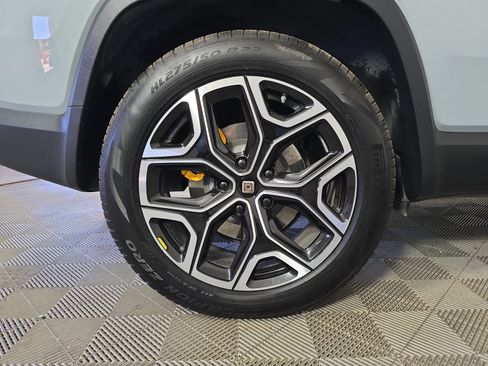 Used 2023 Rivian R1S Launch Edition AWD/4WD image 12