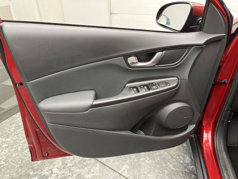 Used 2023 Hyundai Kona Limited AWD/4WD image 8