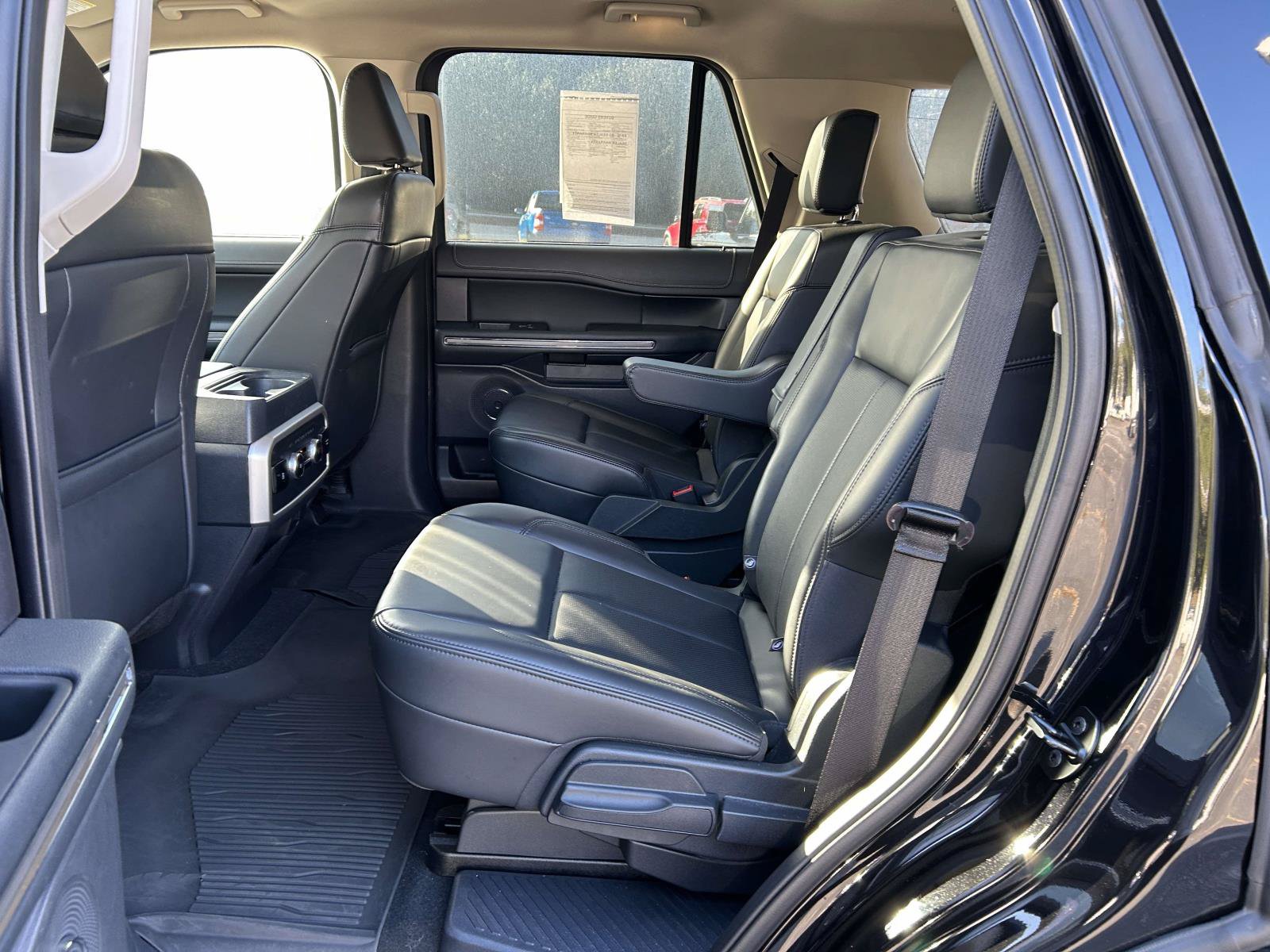 Used 2024 Ford Expedition XLT RWD image 10
